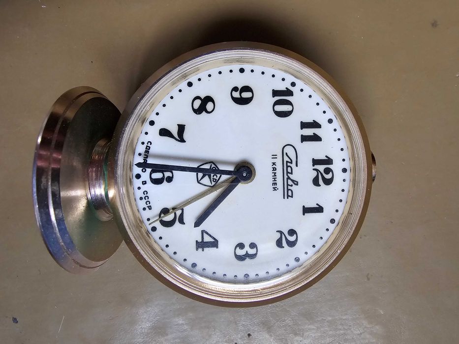 Механічний Годинник будильник (Слава.) 11 каменів часы Slava 5671 СССР