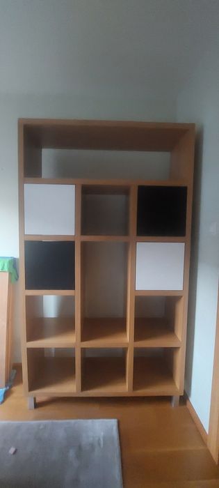 Regał - naturalna okleina dębowa.