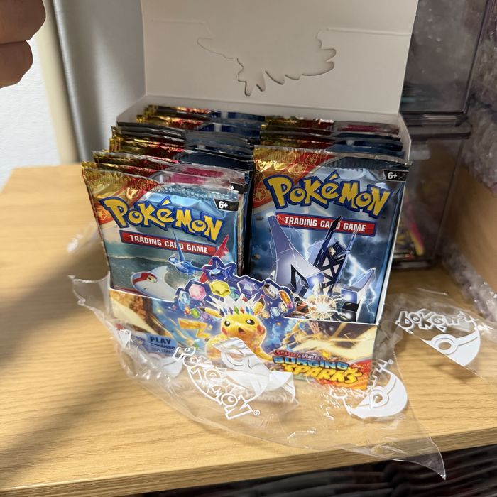 Оригінальні бустери Pokemon TCG