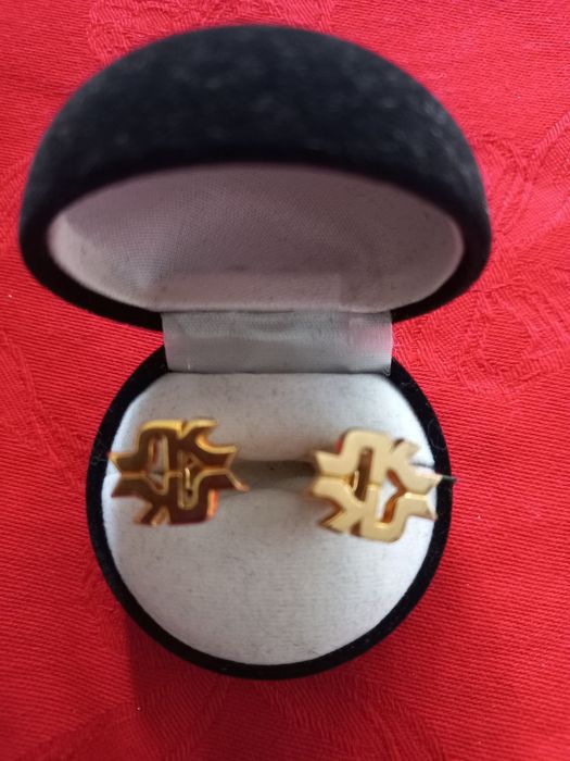 Botões de punho dourados  marca Shock