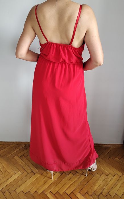 Czerwona długa sukienka maxi