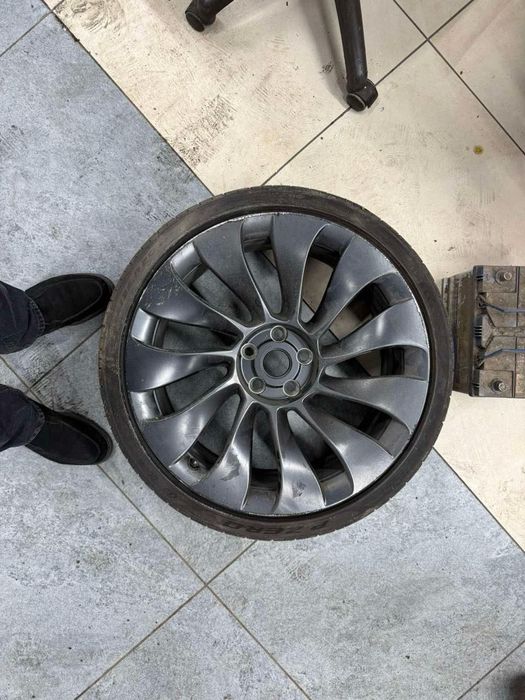 Продам шини та диски на TESLA 3/Y/S/X/Highland/Juniper
