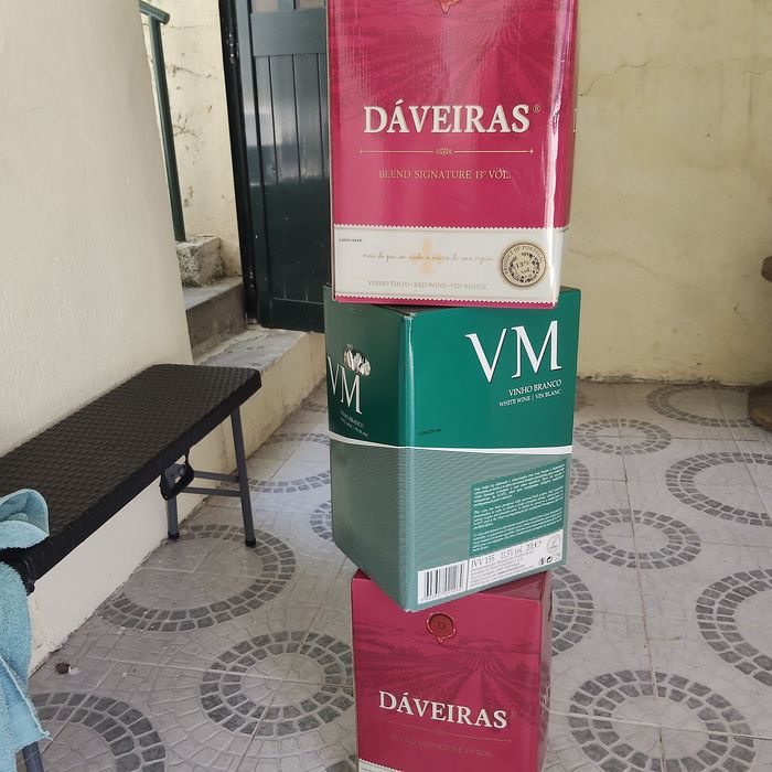 Vendo 60 litros de vinho