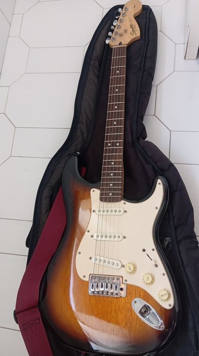 Guitarra squier strat fender