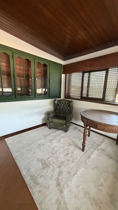 Dois sofas e mesa
