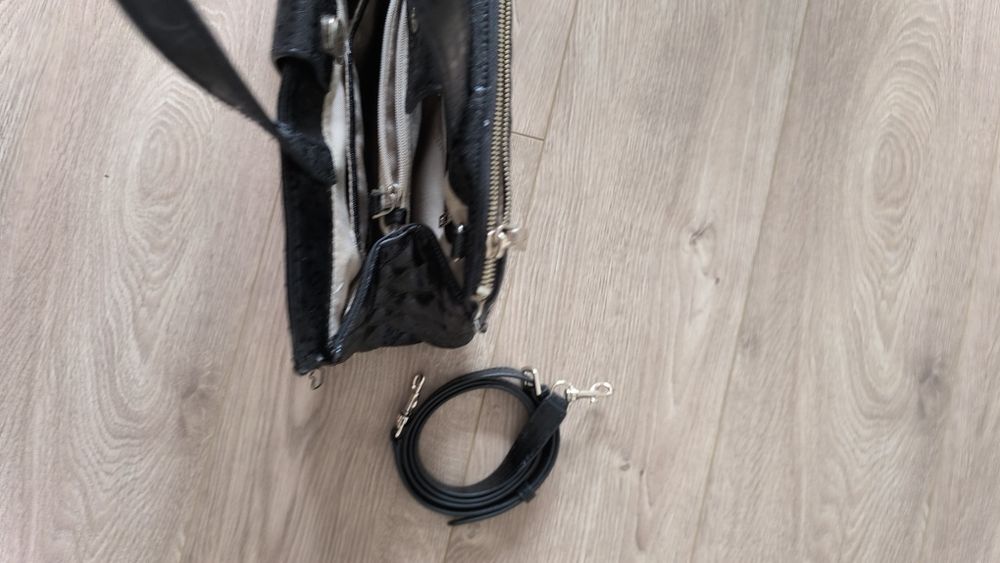 Mala Preta Guess