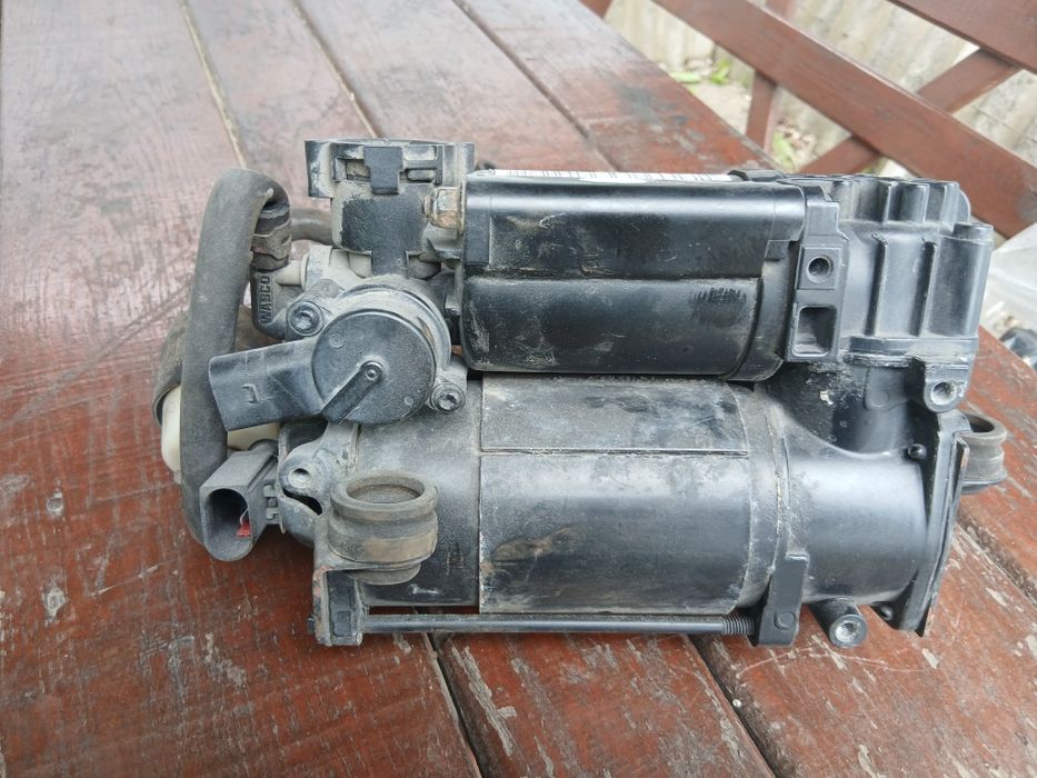 Компресор пневмопідвіски W211 , w220
