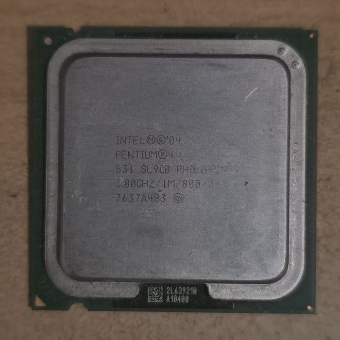 Retro stare komputery Slot1 pod Windows 98 + różne karty i akcesoria