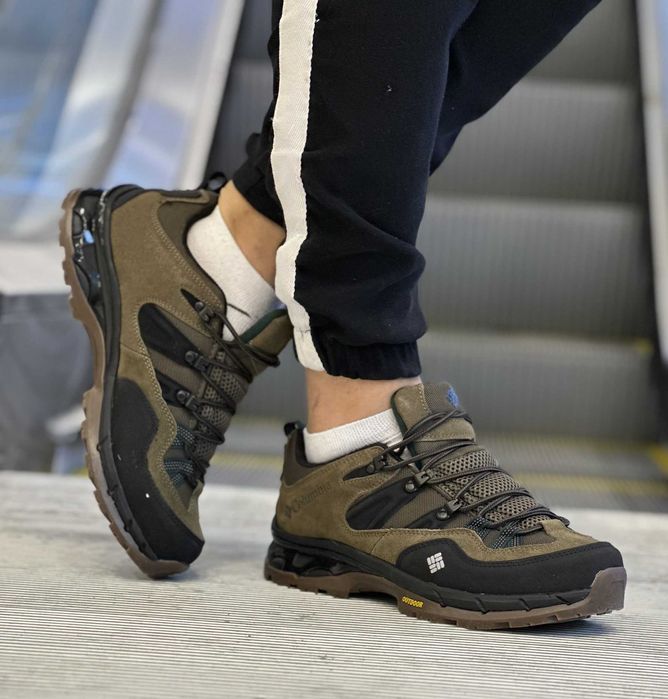 Тактичні чоловічі кросівки кольору хакі коричневі водонепроникні легкі