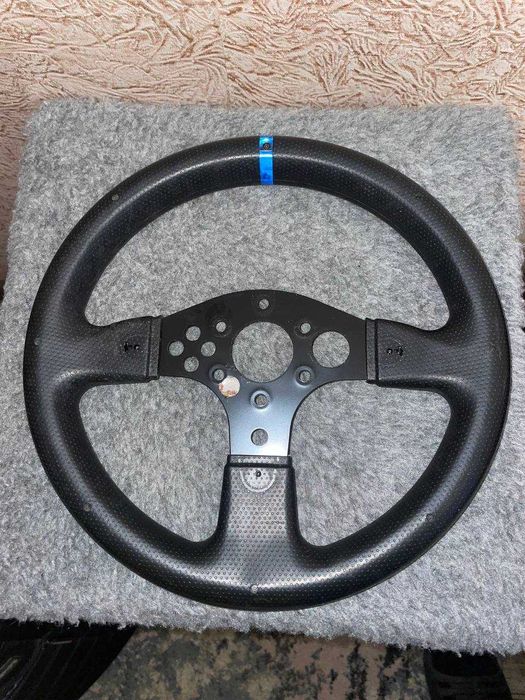 Кермо thrustmaster t300