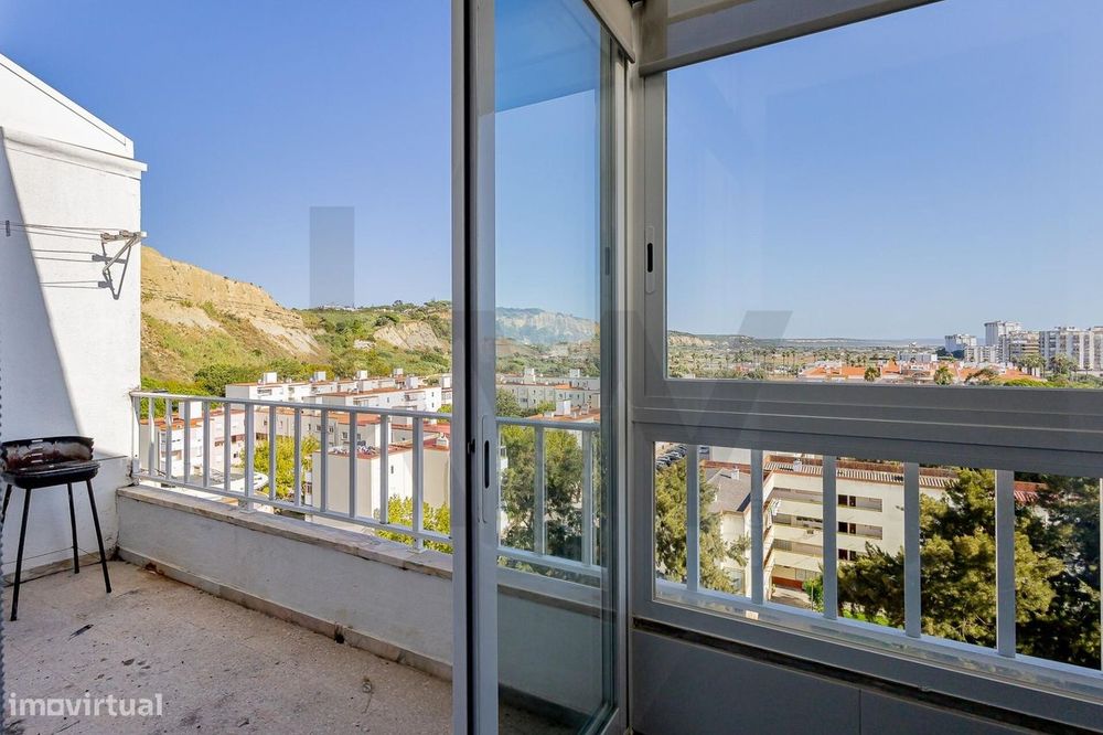 Apartamento T2 com Terraço e Vista Mar | Santo António da Caparica