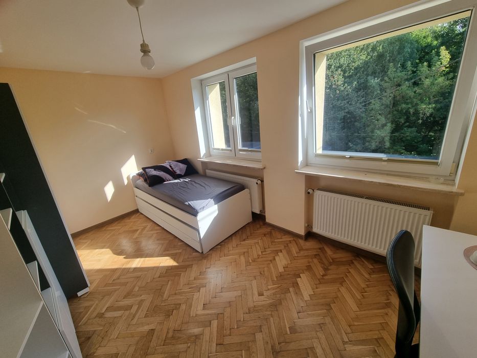 Wynajmę pokoje jednoosobowe