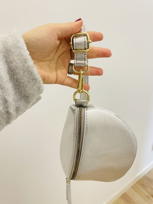 Bolsa prateada em pele NOVA
