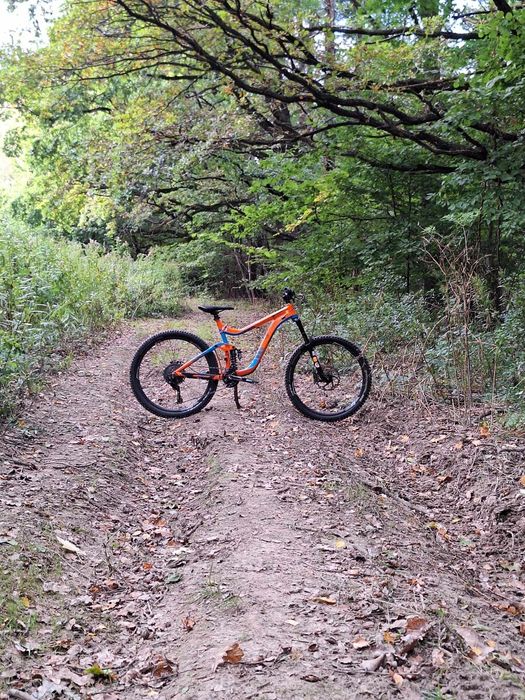 Giant reign m/l.rock/shox/fox/shimano