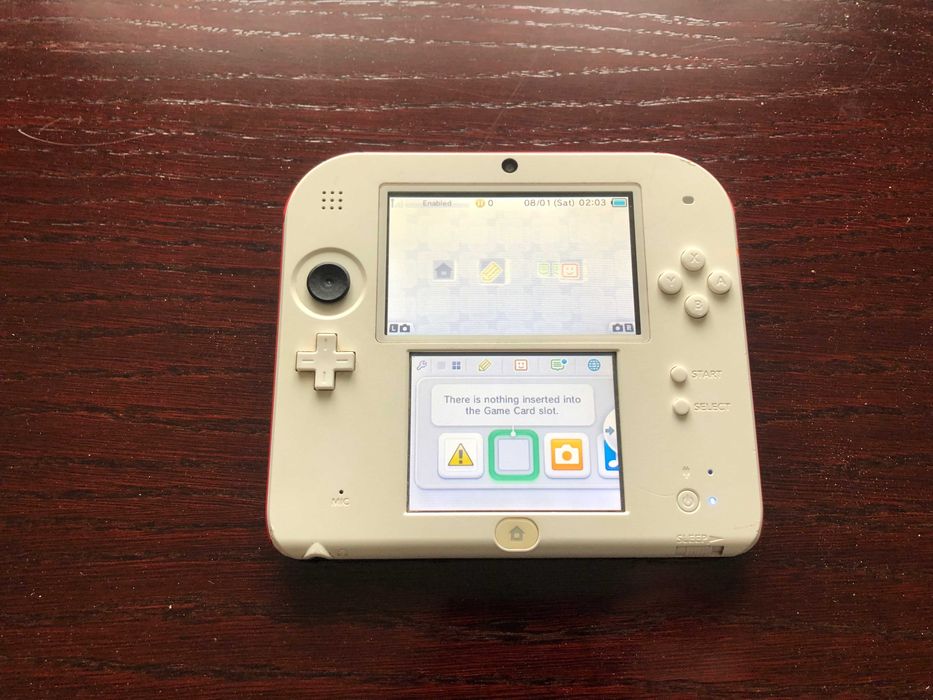 Konsola Nintendo 2DS Biało-Czerwona + akcesoria