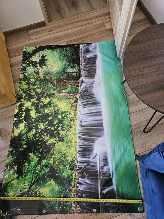 Mata osłona na balkon motywem wodospad