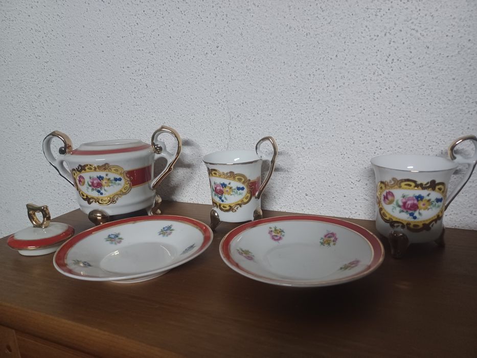 Conjunto de Café duplo com Açucareiro em porcelana