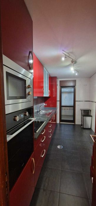 T2 com garagem e arrumos no Pinheiro Manso