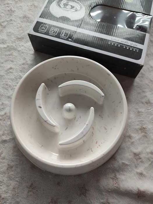 MISKA NA KARMĘ dla psów i kotów SPOWALNIAJĄCA JEDZENIE antypoślizgowa