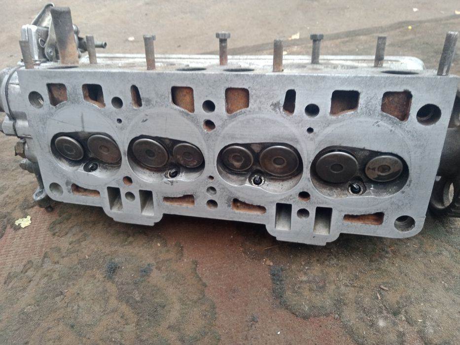 Головка блока цылиндров на Таврию,Славуту,карб-я