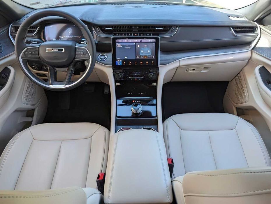 Jeep Grand Cherokee      2024