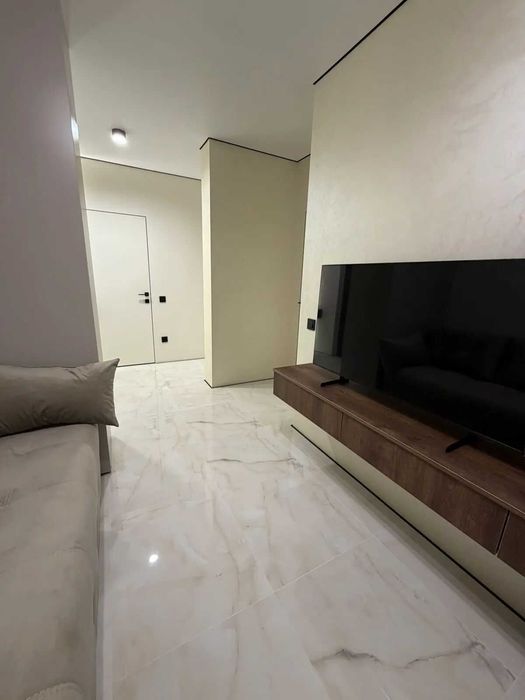 Продаж 1-кімнатна квартира біля озера Manhattan Lite