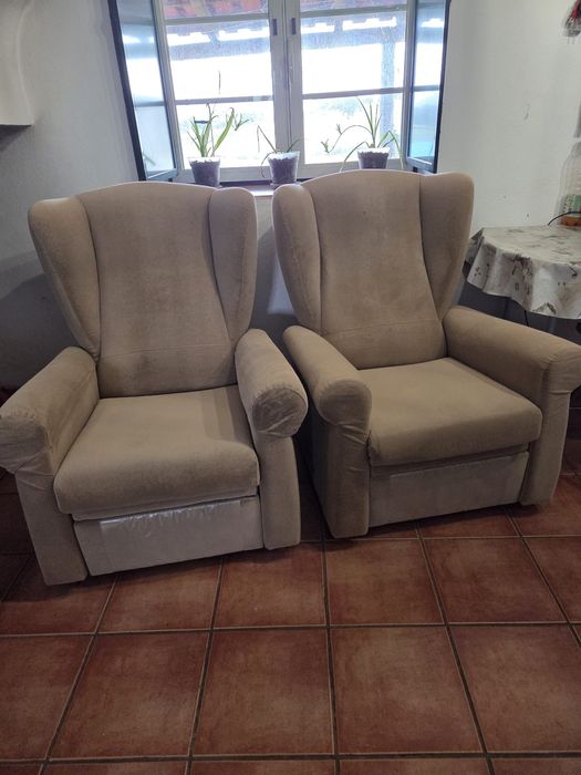 2 Sofás reclinaveis