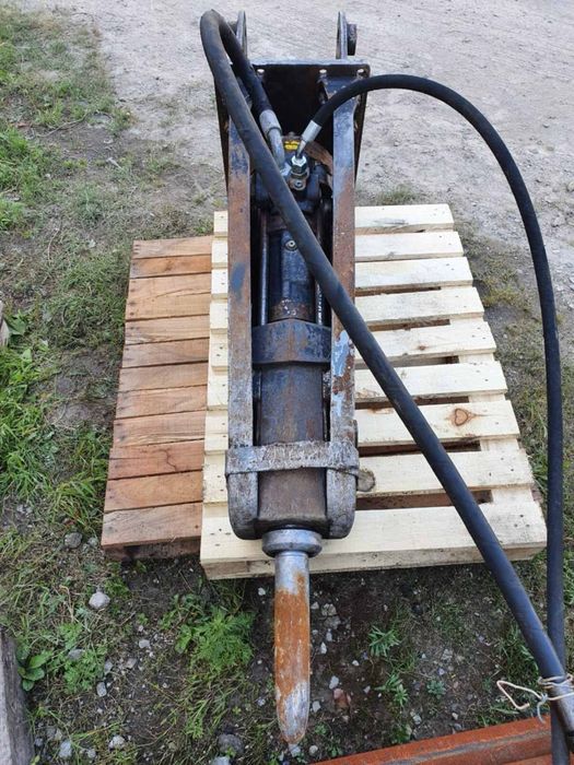 Гідромолот для екскаватора CAT H70