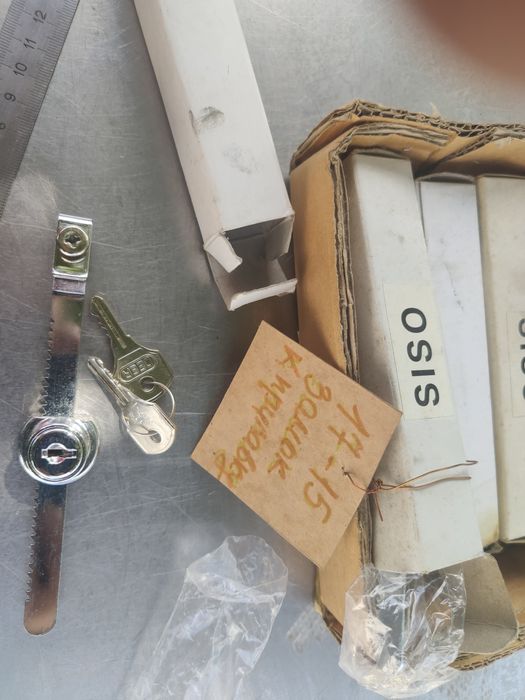 Замок для стеклянных витрин Siso