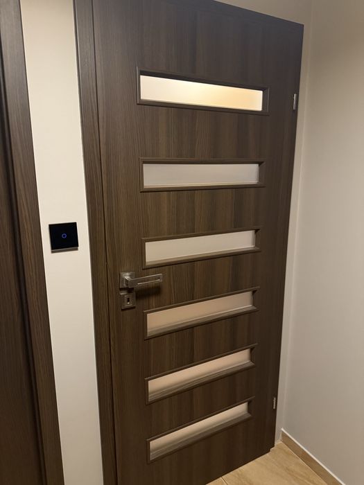 Drzwi wewnetrzne do pokoju 90-siatki prawe