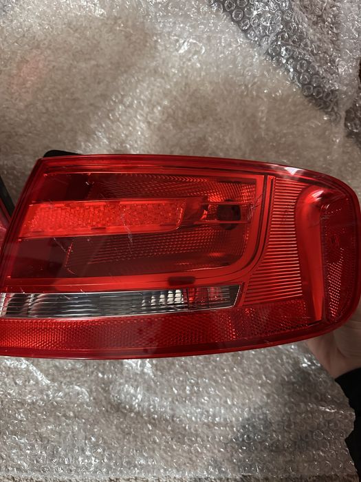 Задні фонарі audi A4 b8