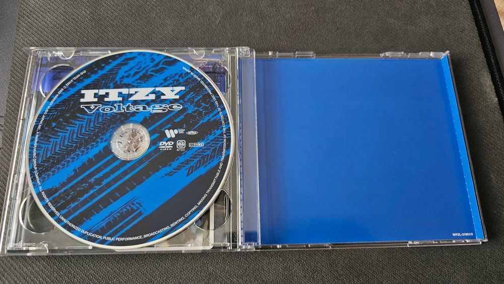 ITZY Voltage (Edição limitada Ver. A e Ver. B)