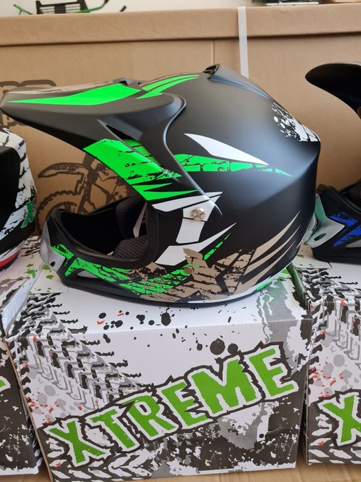 Capacetes novos várias cores disponíveis