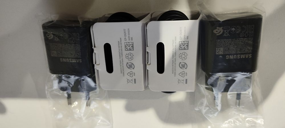 2 ładowarki do telefonów Samsung, szybkie, kable 1m