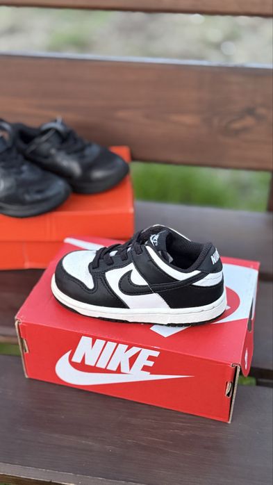 Оригінальні кросівки Nike