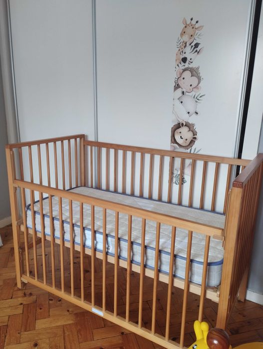 Berço de madeira 120x60 + colchão + oferta de resguardo impermeável