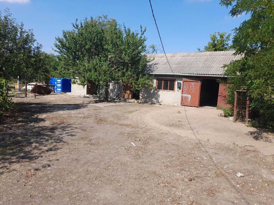 Продається, в селі Бузуків, земельна ділянка 25соток, під забудову.