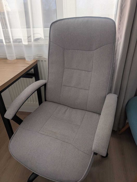 Biurko z fotelem