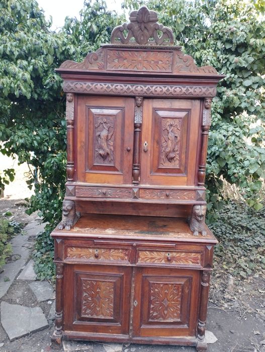 Для.  Разных. Целей.  Старинный. Резной.   Буфетик