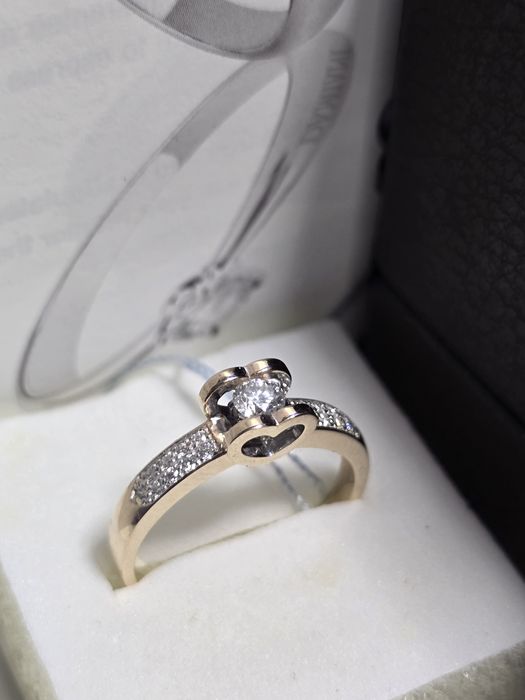 Золота каблучка з діамантами Chopard