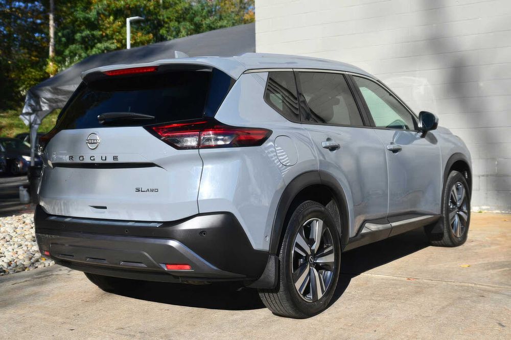 Nissan Rogue SL      2023