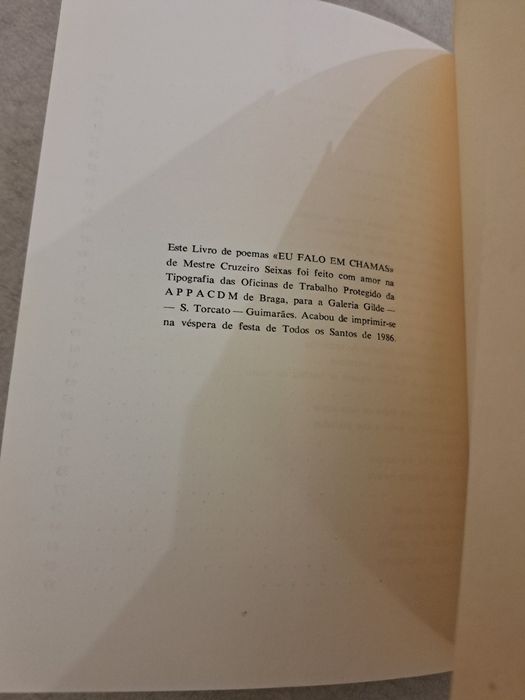Livro Eu Falo em Chamas de Cruzeiro Seixas