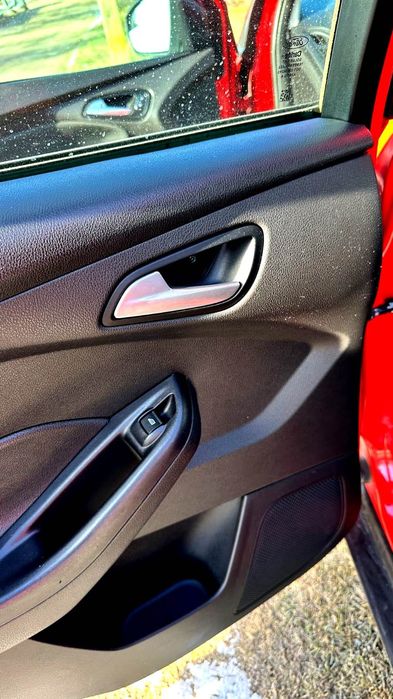 Ford Focus 2017 VIN 1FADP3K21HL247086 фото оголошення 11 з 17