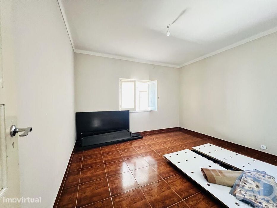Moradia geminada T3 em Peniche de 70 m2