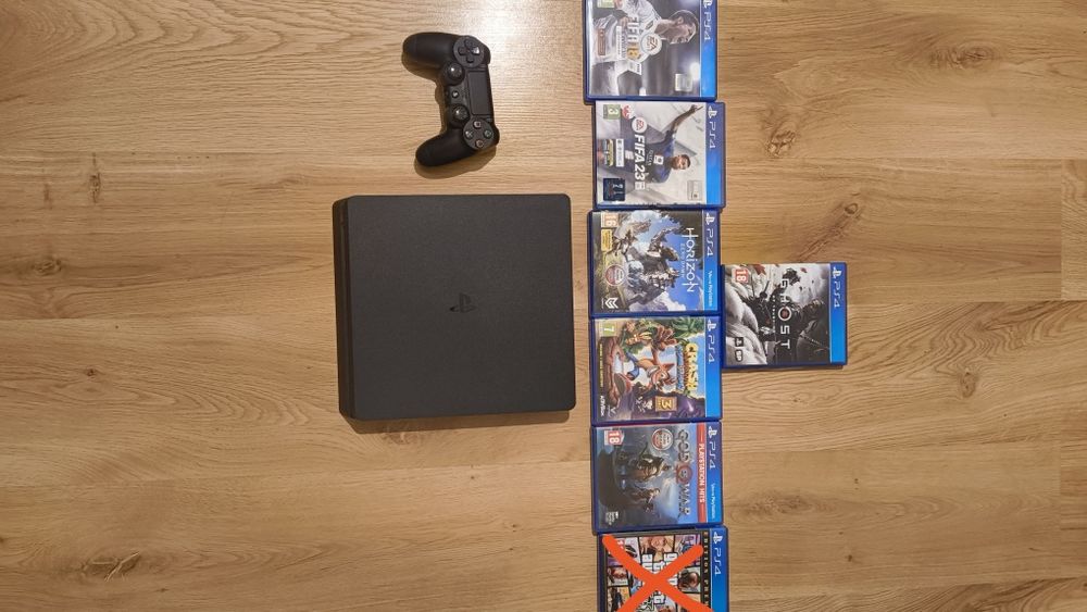 PlayStation 4 z Padem i grami