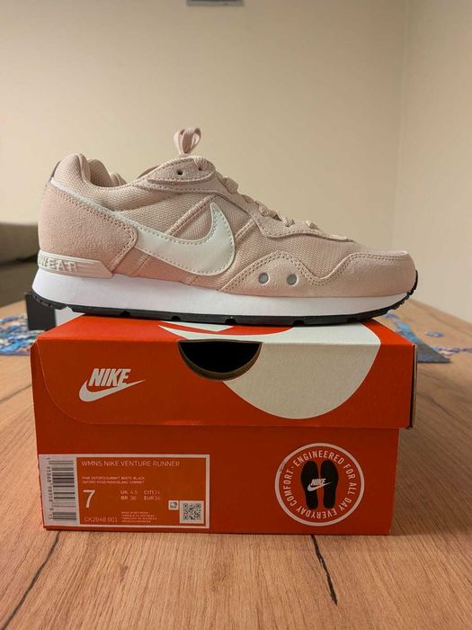 Nike Venture Runner