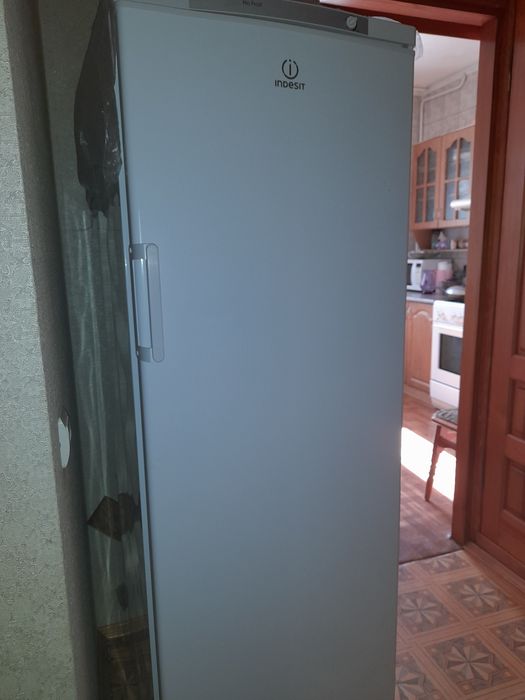 Продам морозильну камеру