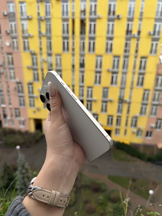 99% Аккум iPhone 15 Pro 256Gb White Titanium Neverlock айфон про
