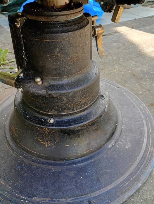 Sprzedam zabytkowy fotel dentystyczny z 1920 roku