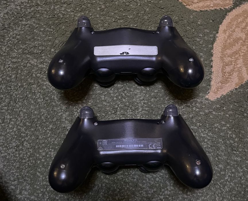 Play station 4 pro 1 Tb